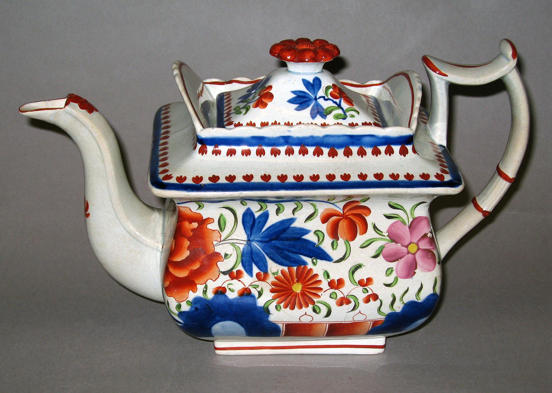 1964.1813.003 A, B Earthenware teapot
