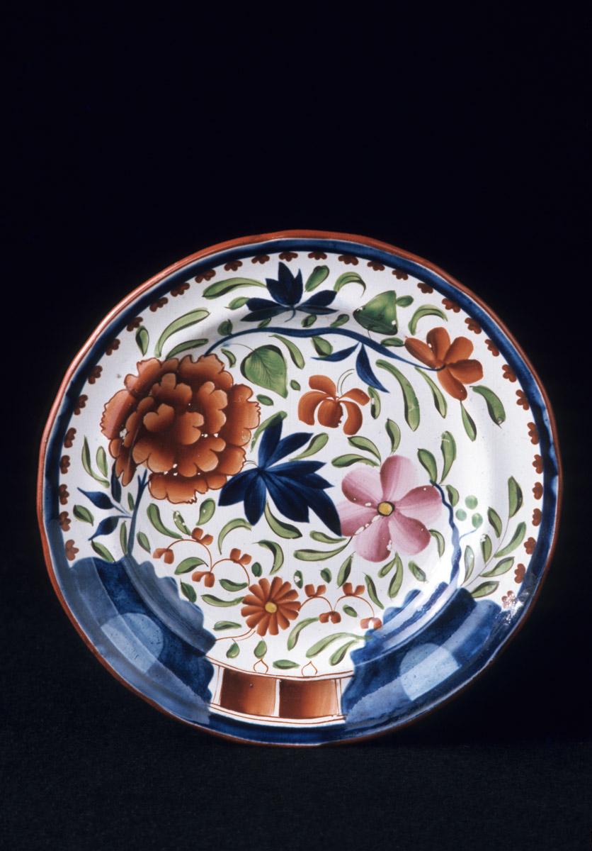 1964.1813.010 Double rose pattern plate