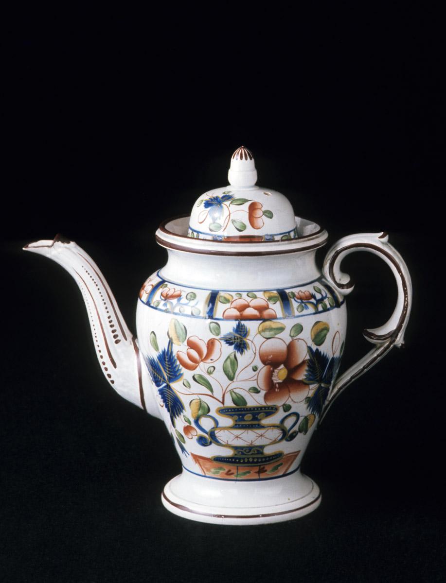 1964.1816.001 Urn pattern coffee pot