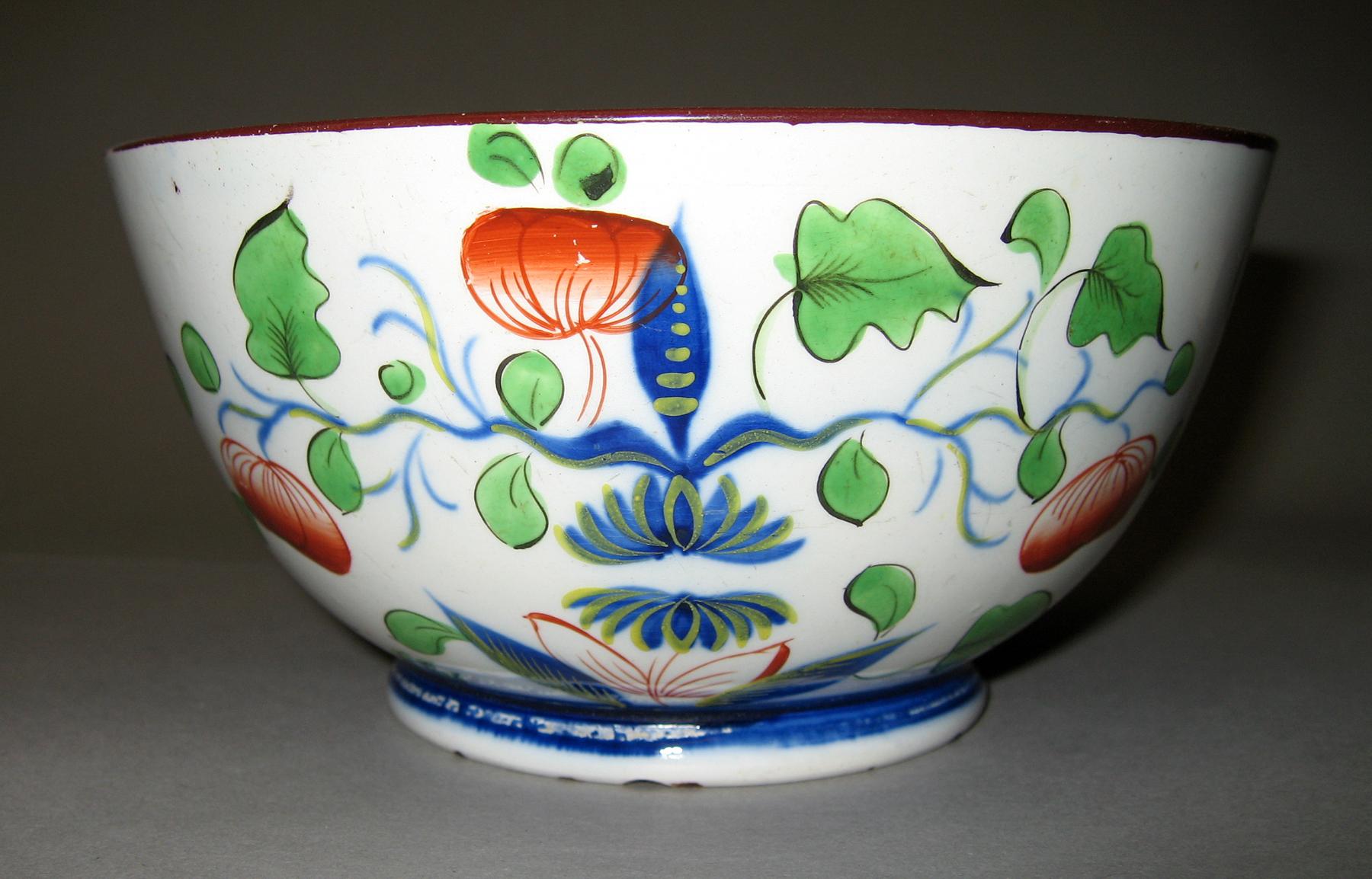 1964.1818.002 Carnation pattern bowl