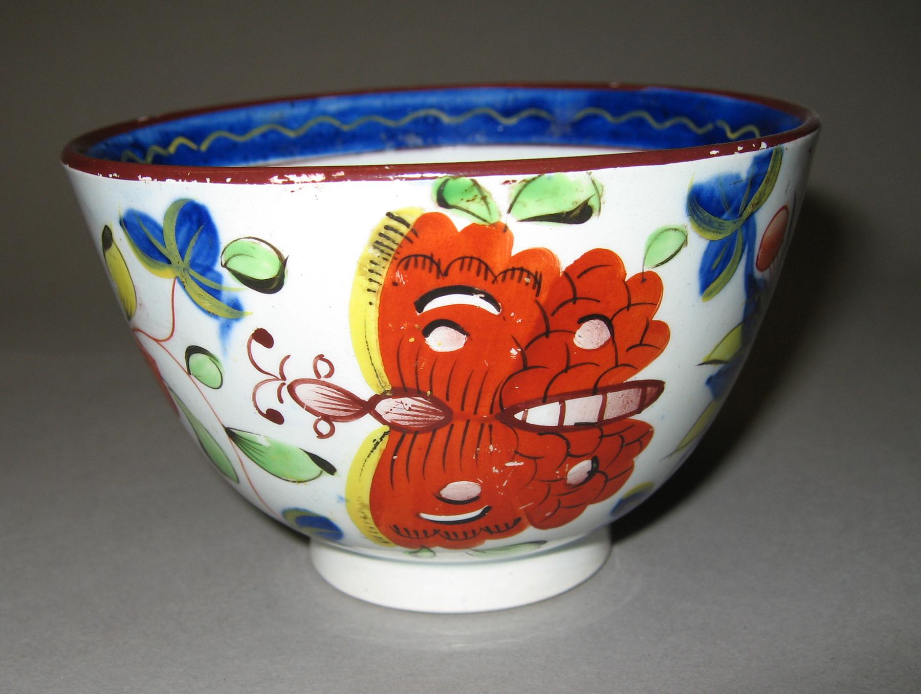 1964.1824.009 Butterfly pattern teabowl