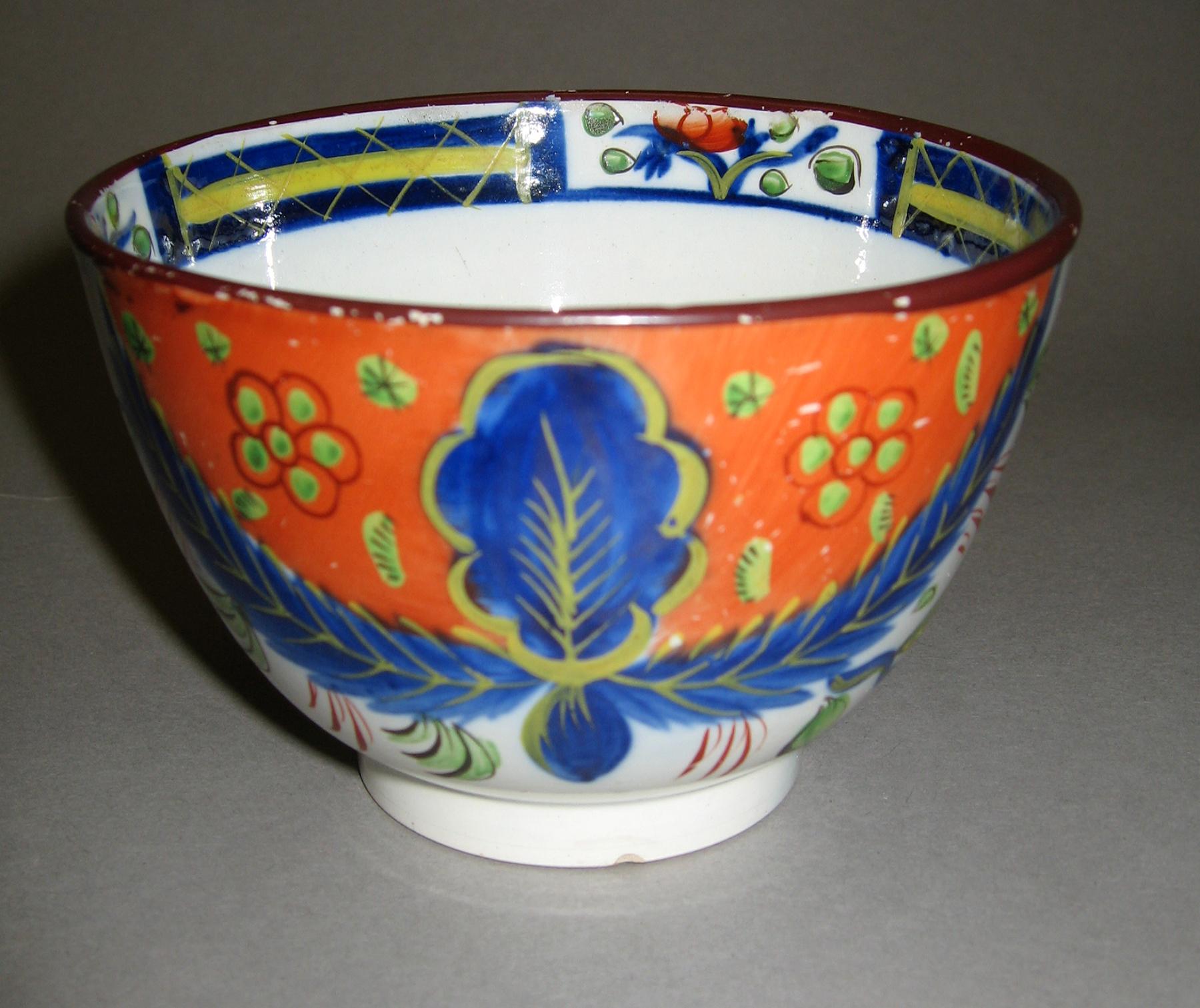 1964.1827.002 Dove pattern teabowl