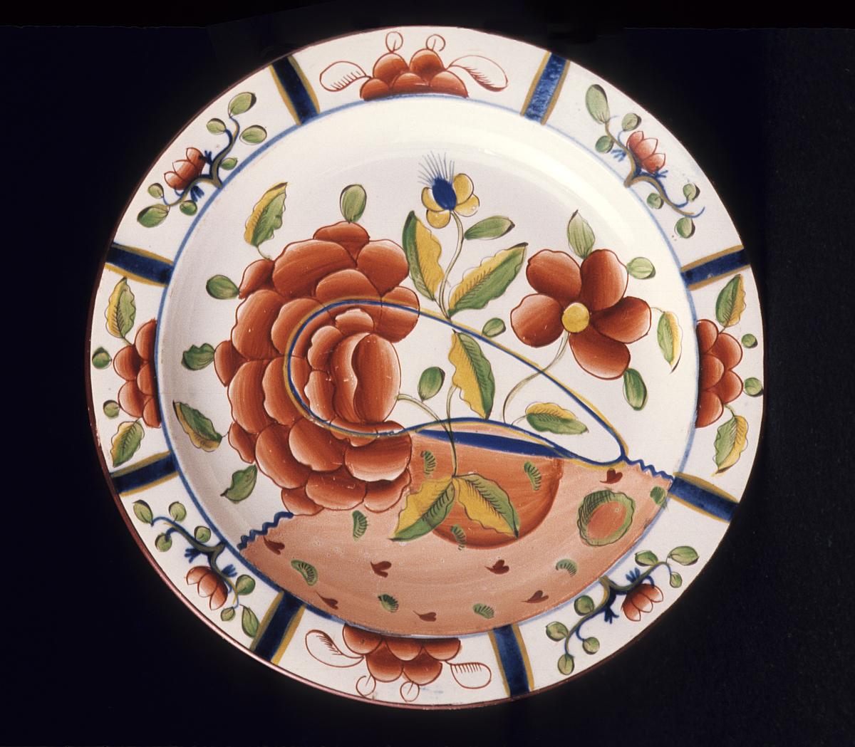 1964.1828.001 Oyster pattern plate