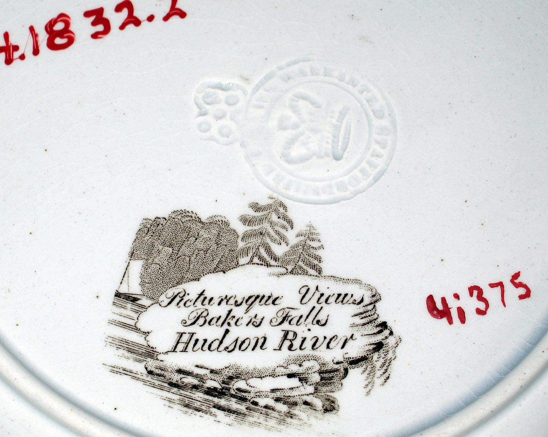 1964.1832.002 Clews Earthenware plate, detail