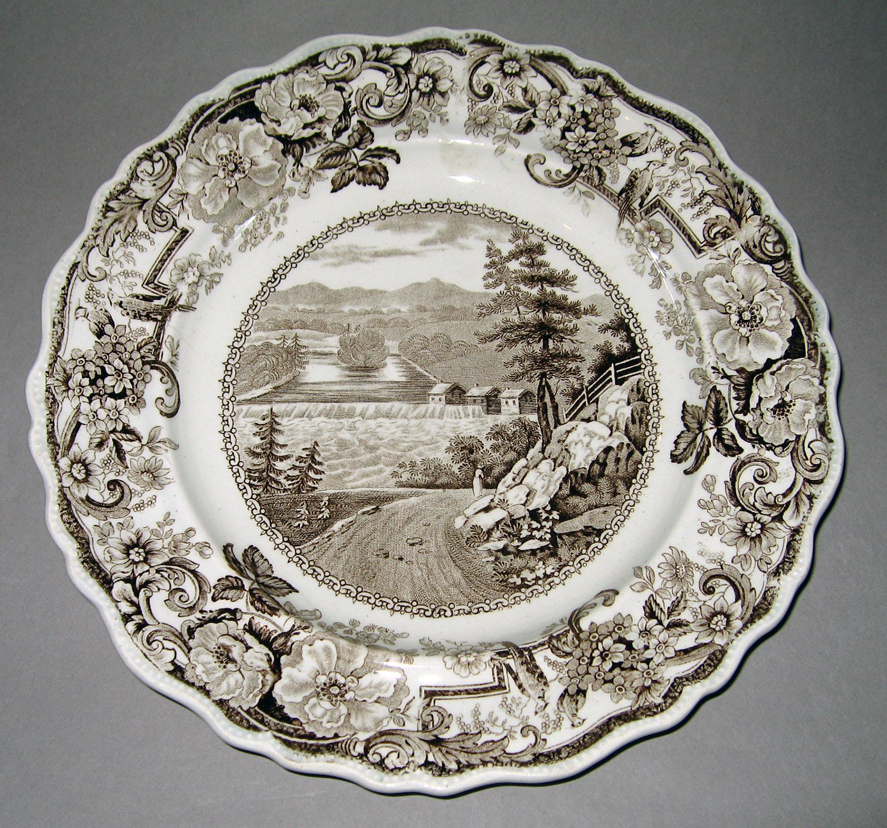 1964.1833.001 Clews Earthenware plate