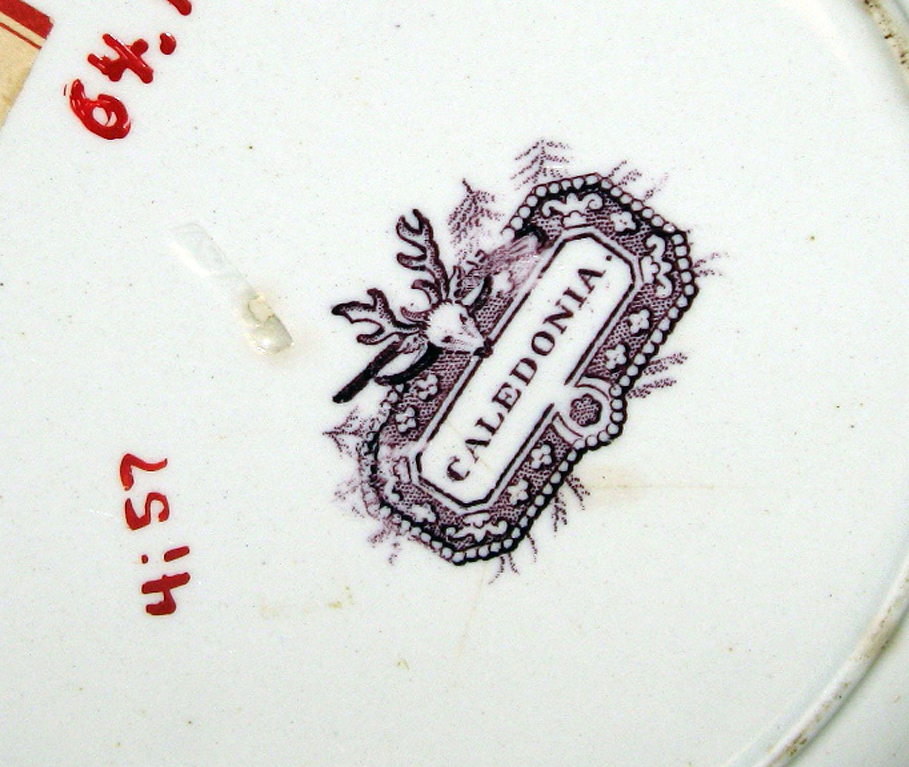 1964.1840 Earthenware Plate, detail
