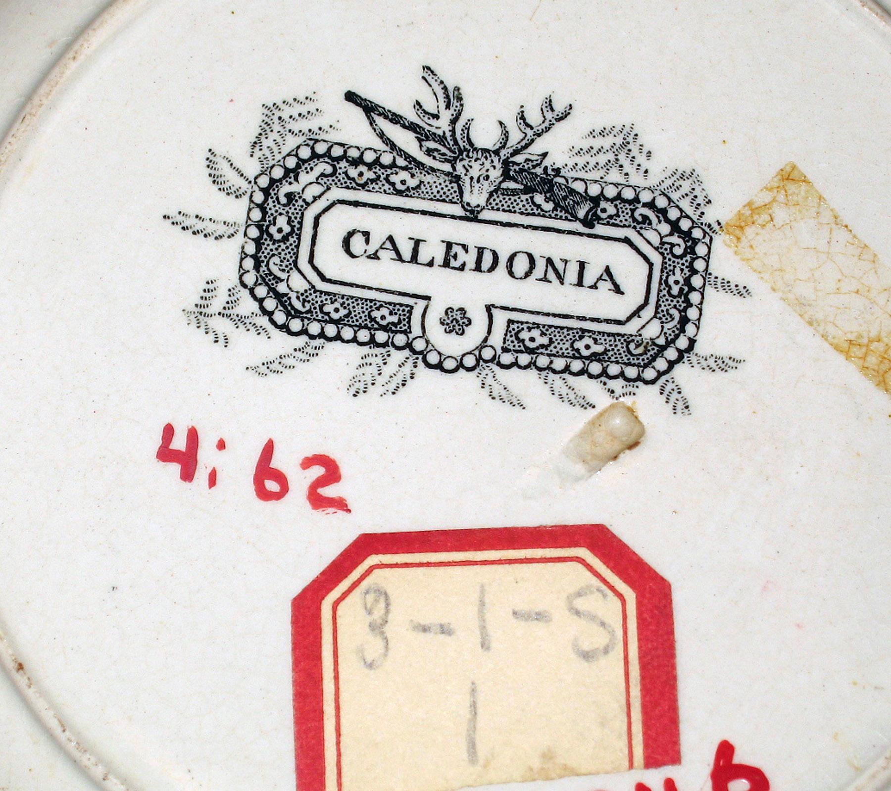 1964.1846 Earthenware plate, detail