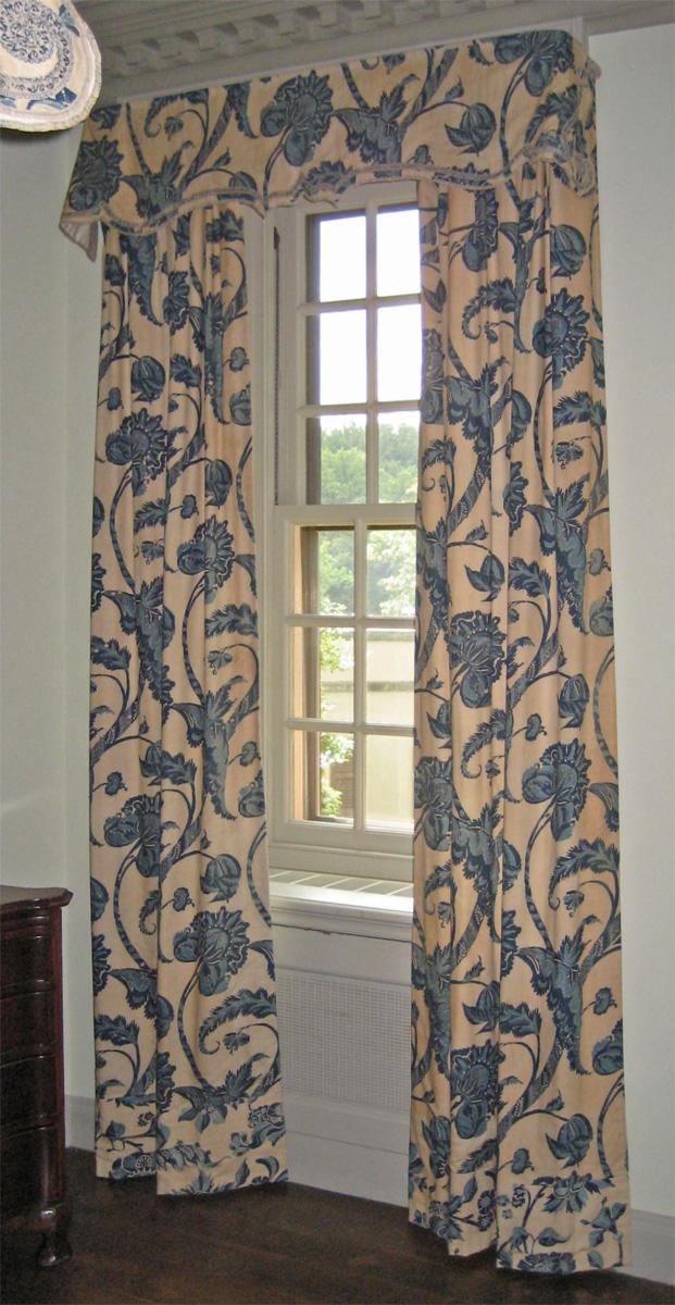 1955.0655.001 Window hangings