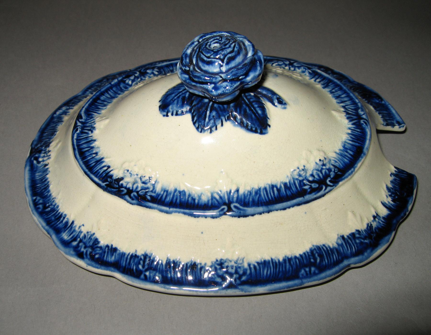 1964.1939 Tureen cover