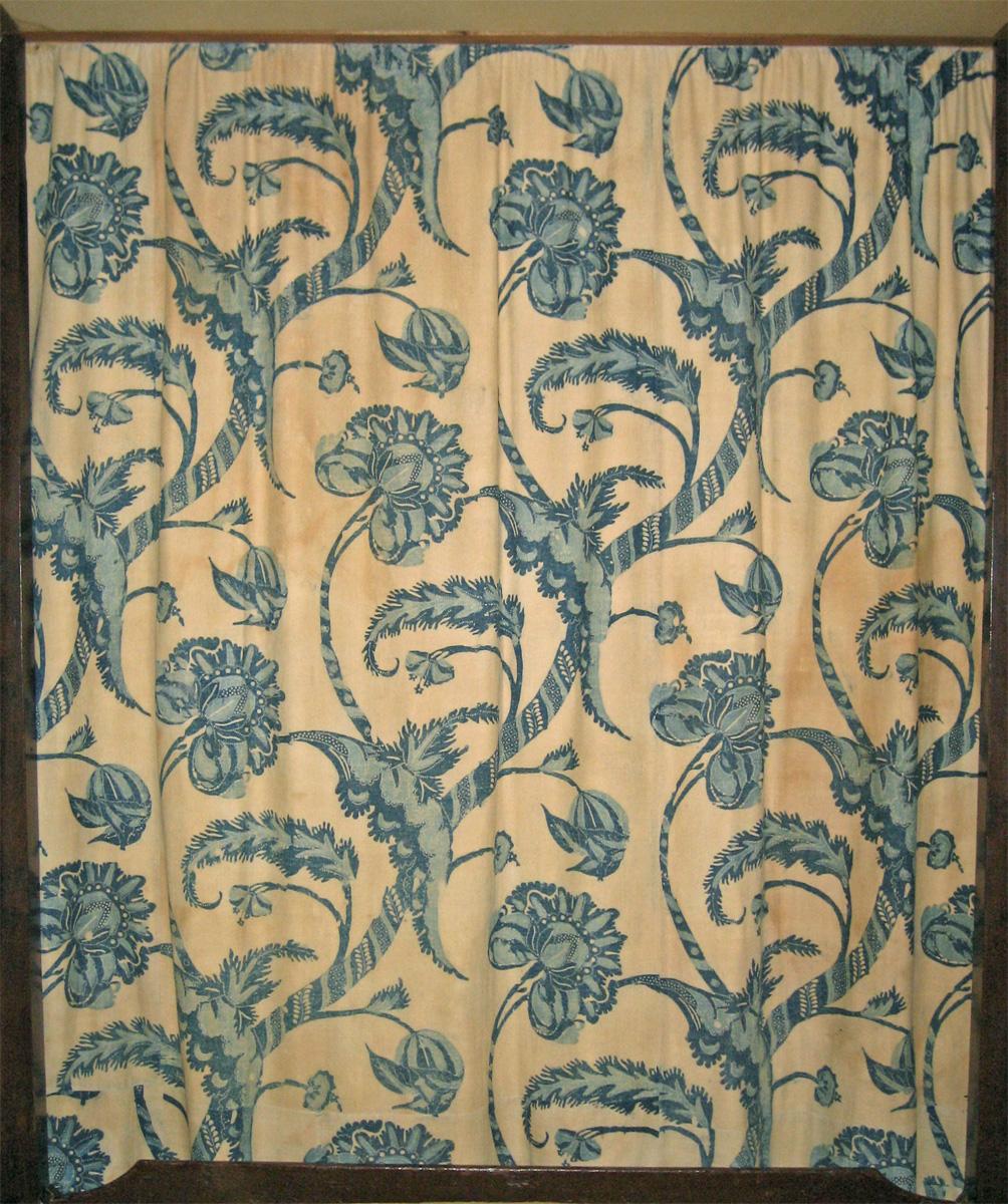 1955.0656 a Bed hanging, headcloth