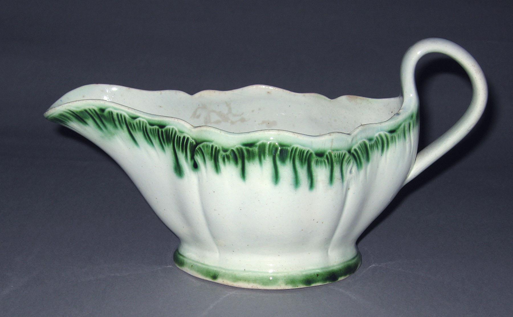 1964.1970 Pearlware sauceboat