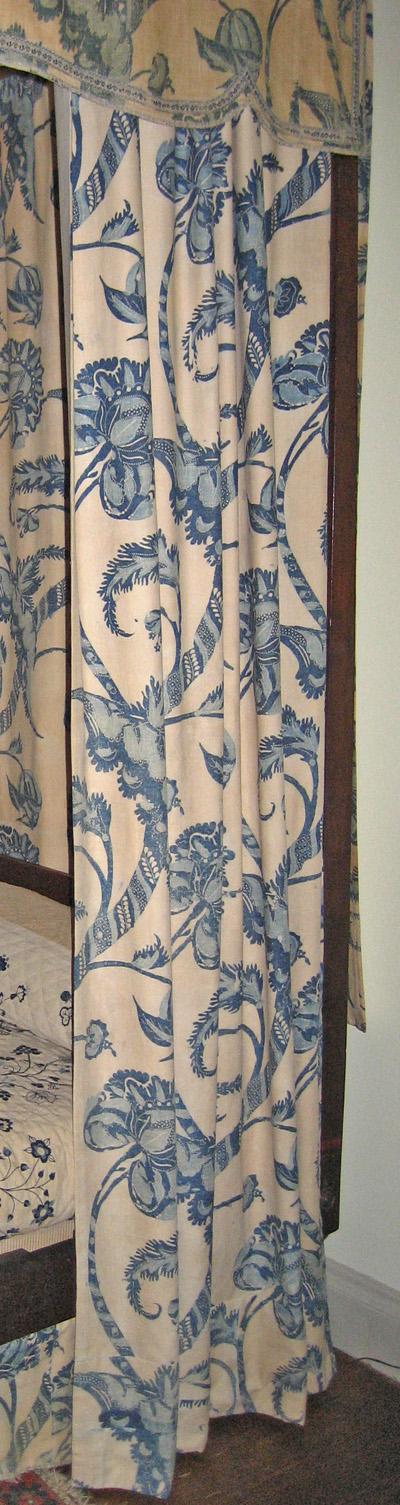 1955.0656 b Bed hanging, side curtain