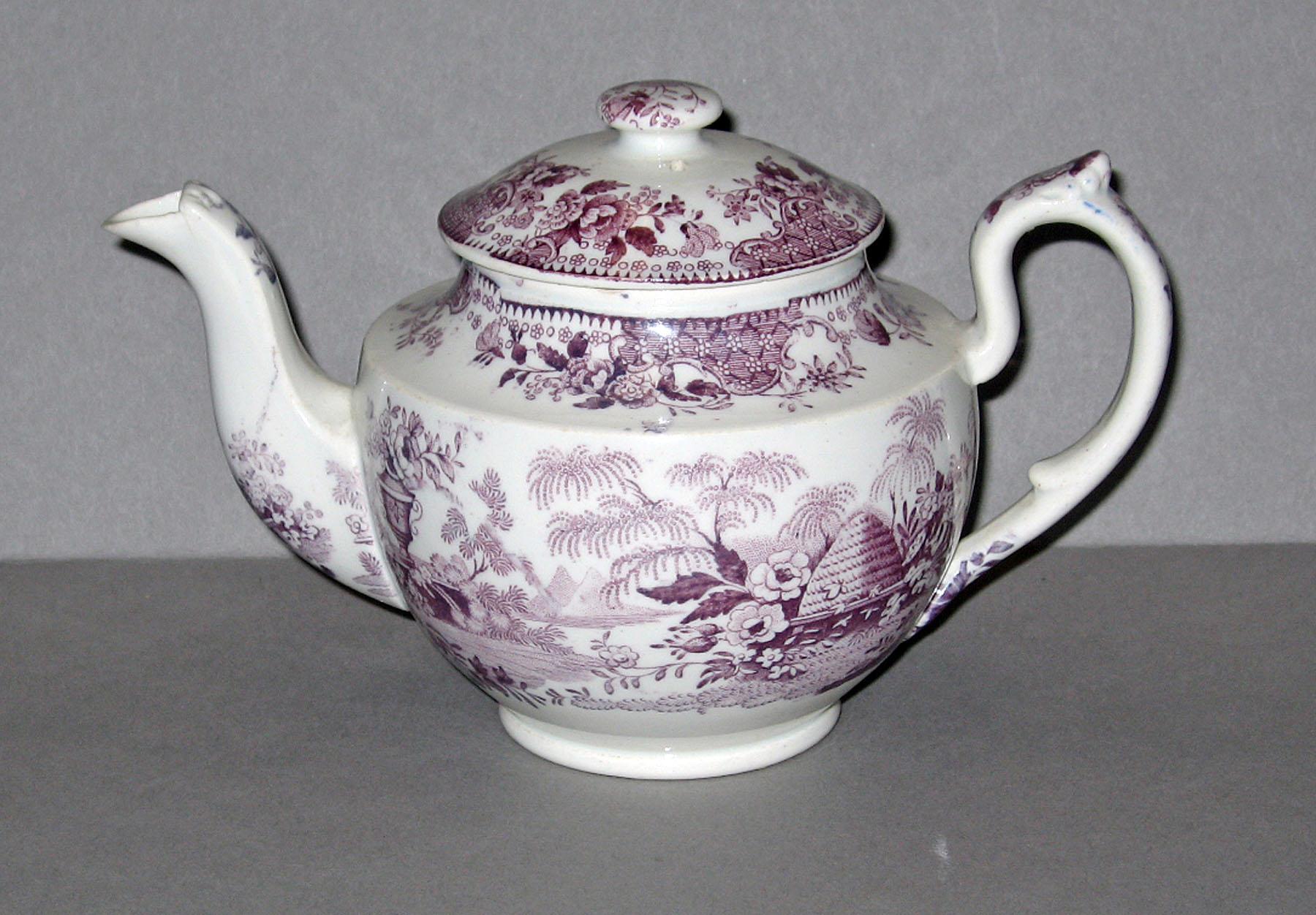 1964.1991.001 A, B Pearlware teapot