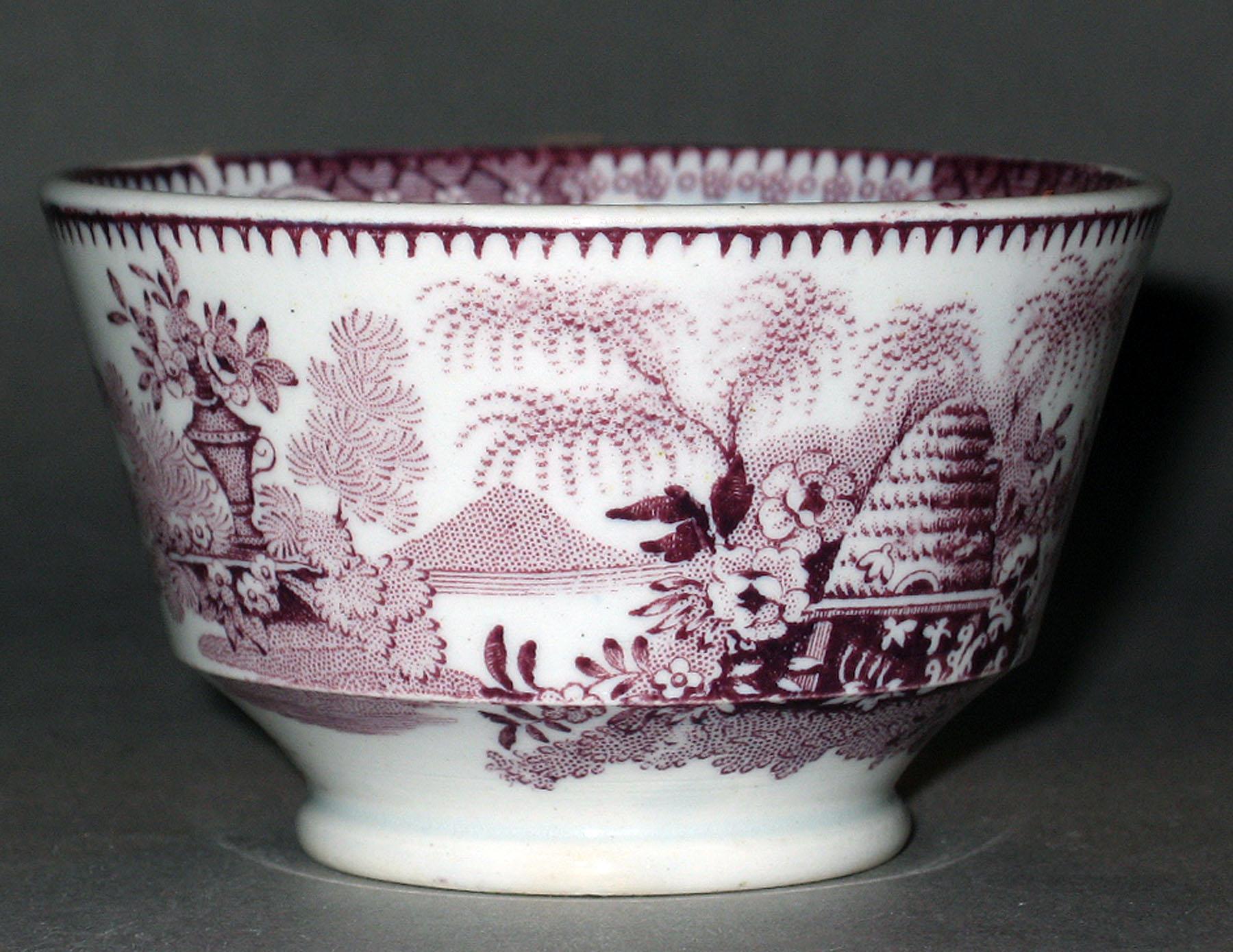 1964.1991.008 Pearlware teabowl
