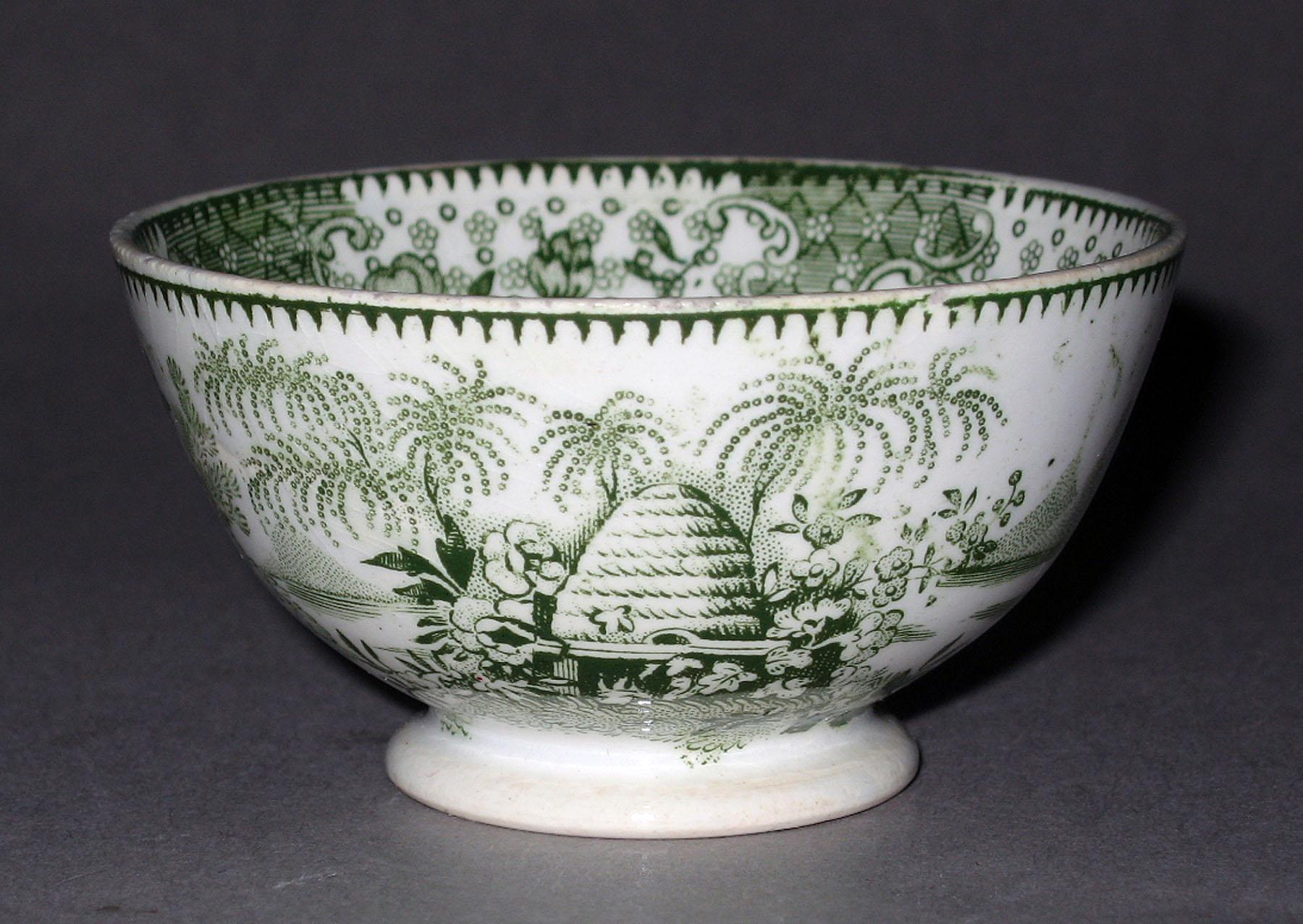 1964.0092.005 Earthenware tea bowl
