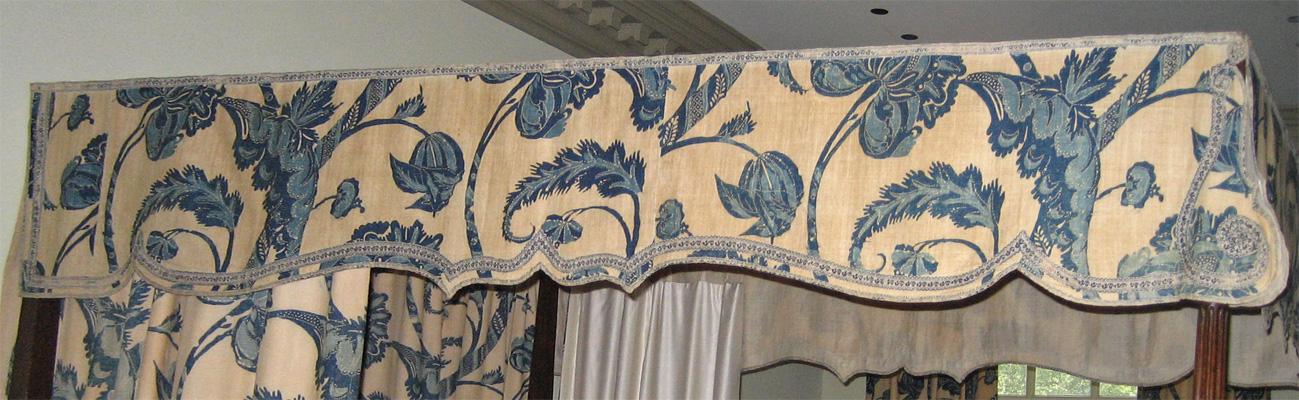 1955.0656 f Bed hanging, valance