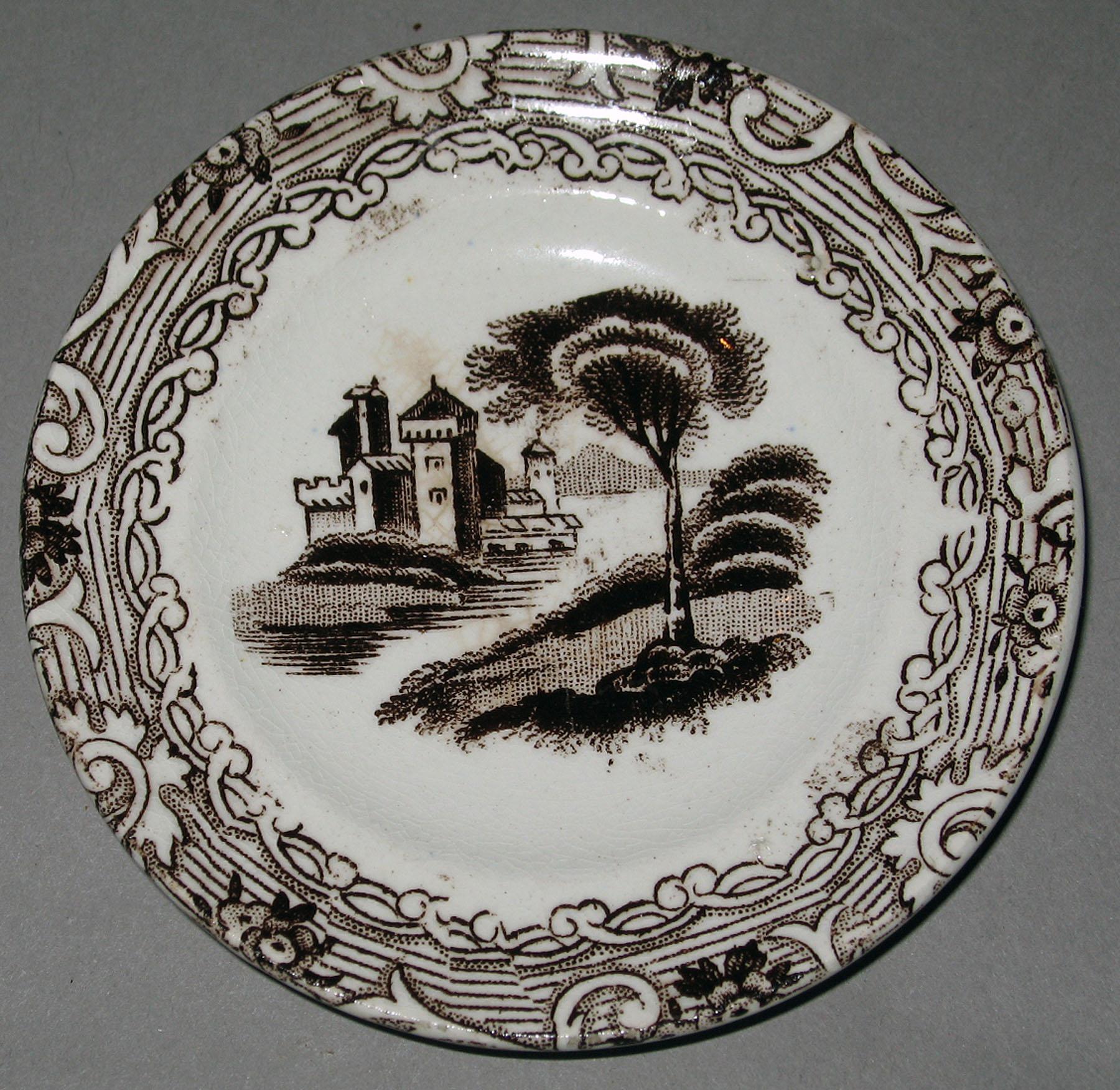 1964.1997 Earthenware cup plate