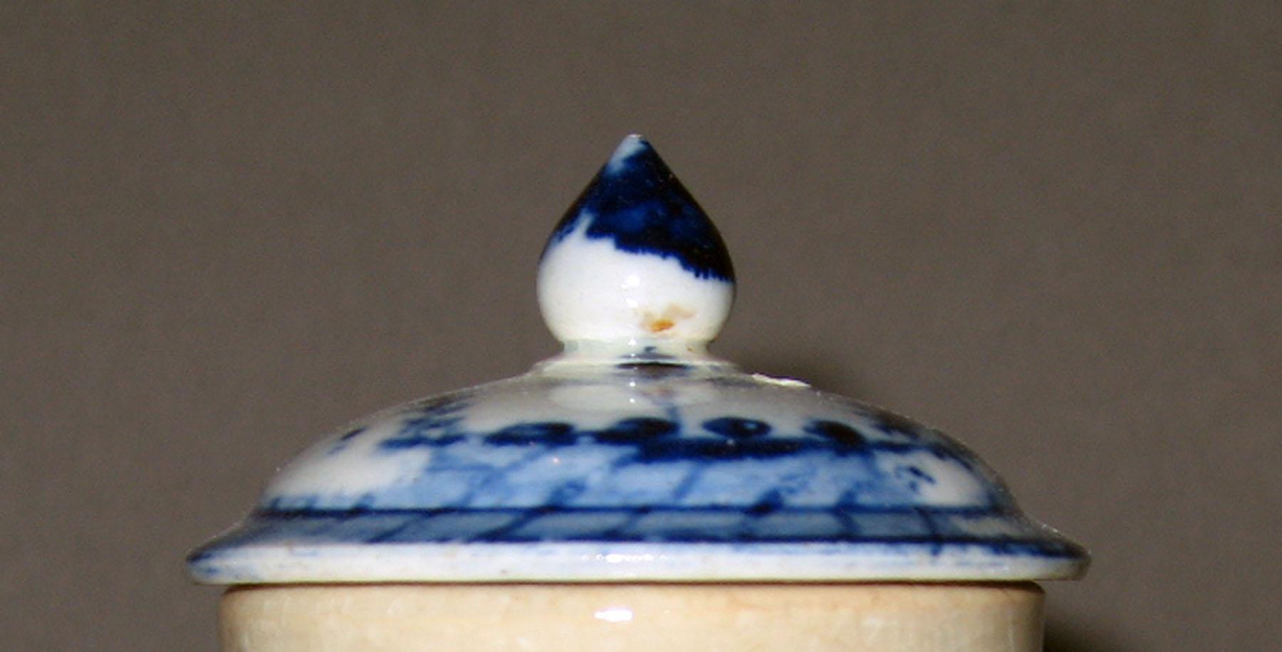 1964.1999 Pearlware lid