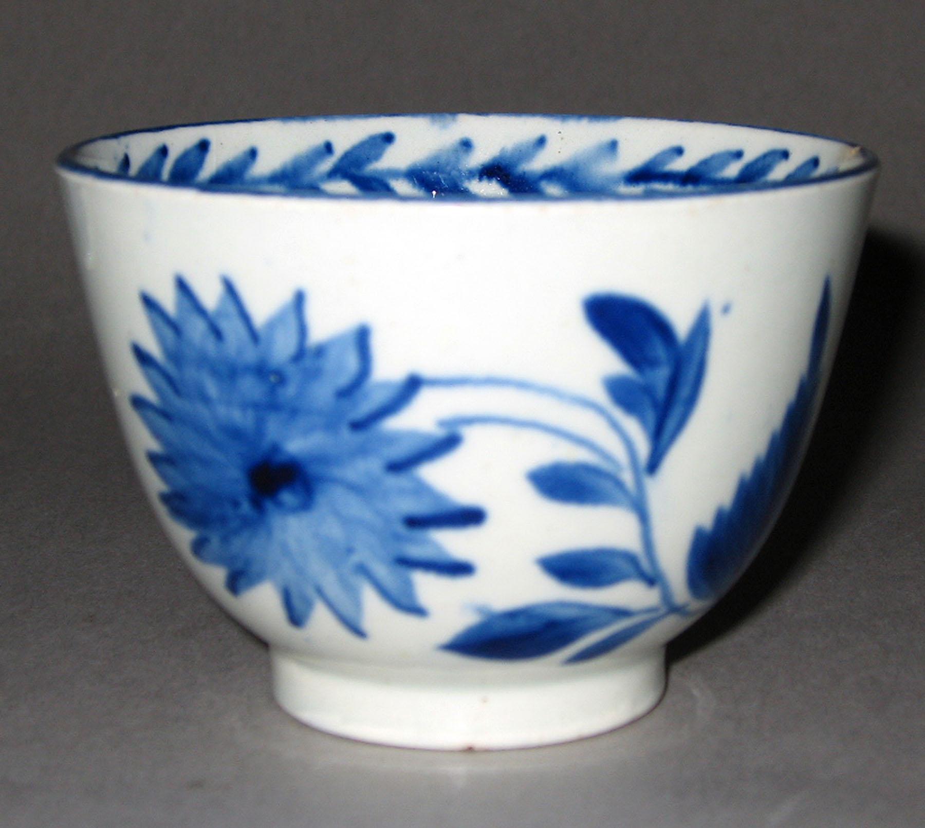 1964.2000.004 Pearlware teacup