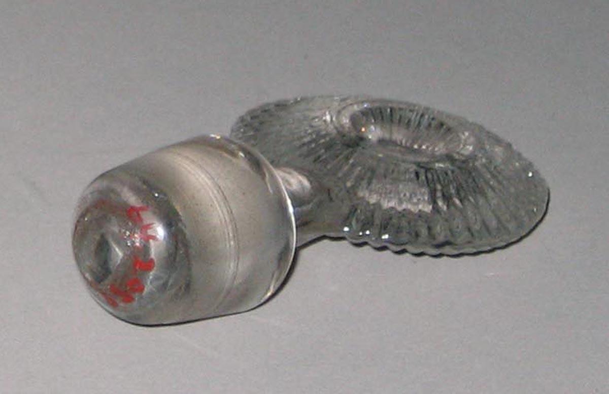 1964.2059 Glass decanter stopper (bottom)