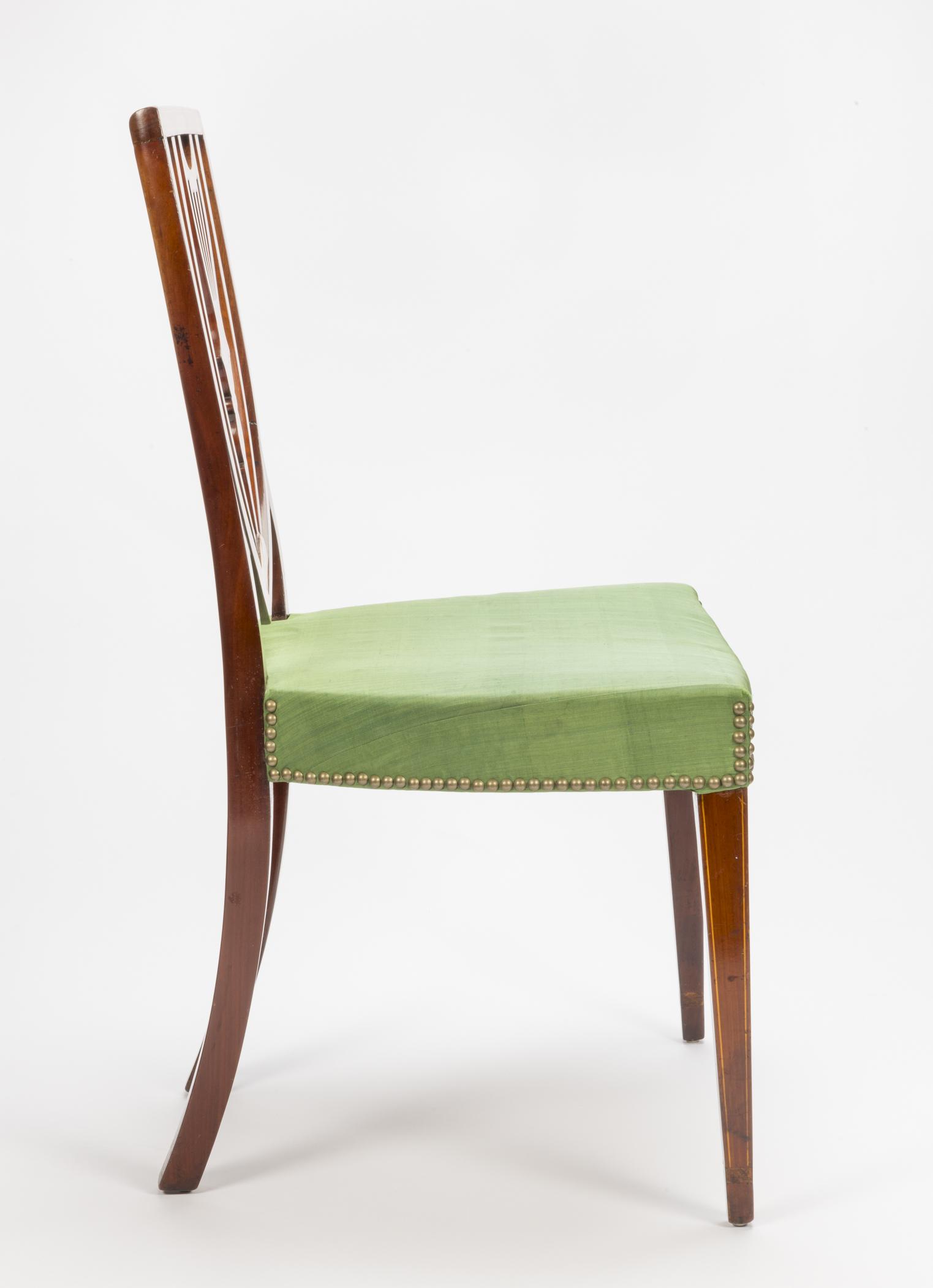 1952.0131 Chair, view 5