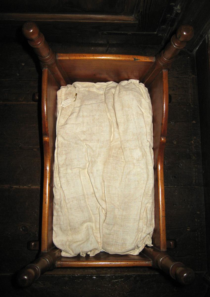 1964.2070 b mattress view 1