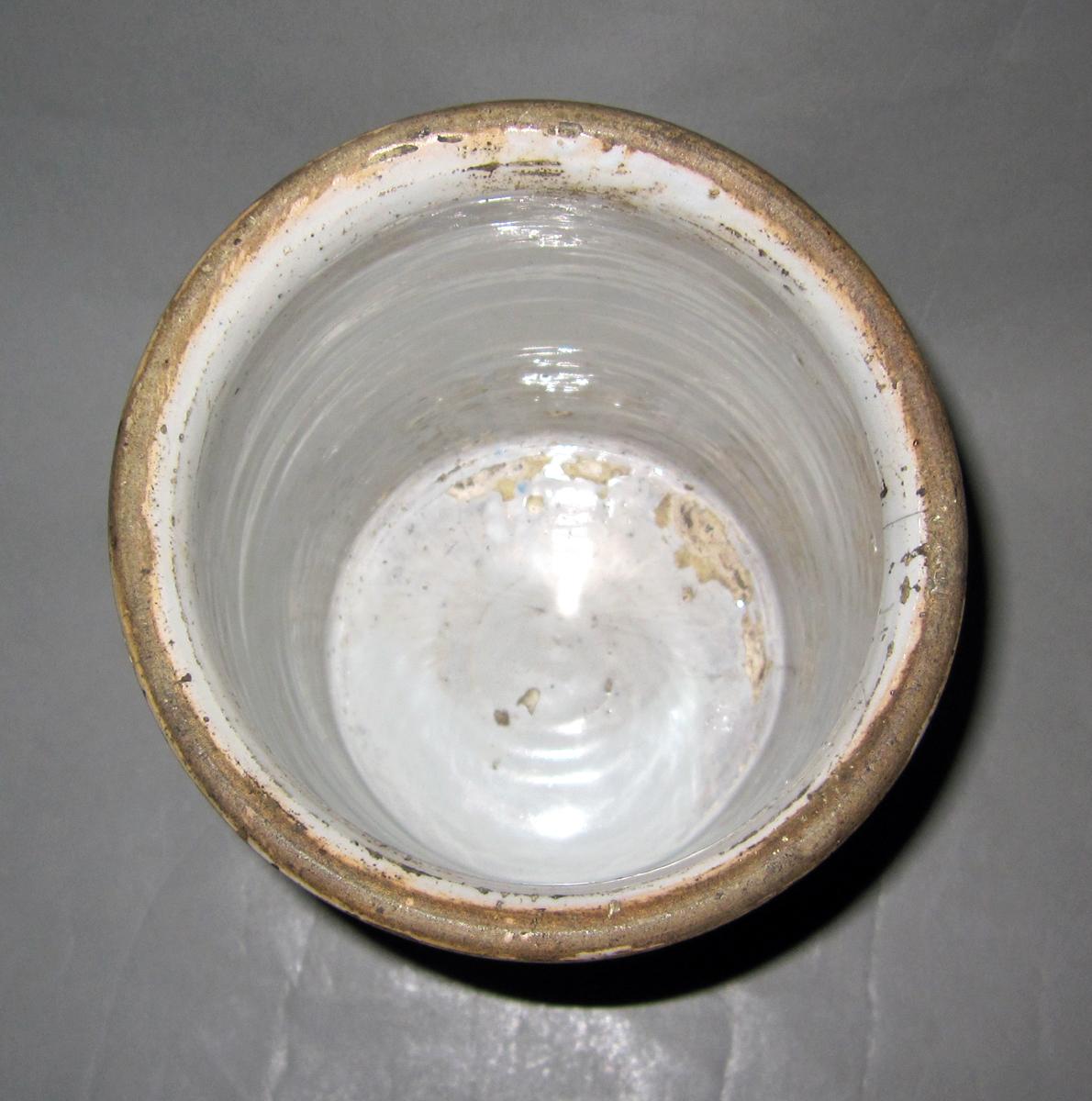 1964.2104 Delft jar top