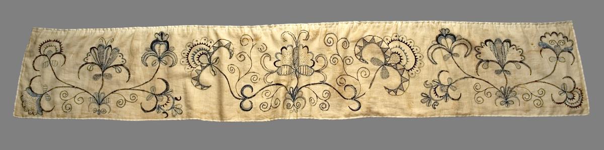 1955.0658 F Bed Hanging, Valance