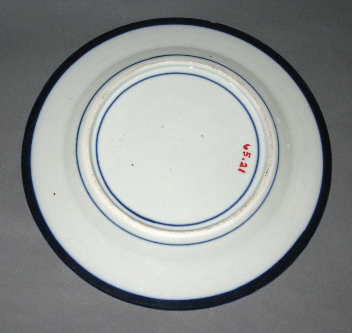 1965.0021 Plate underside