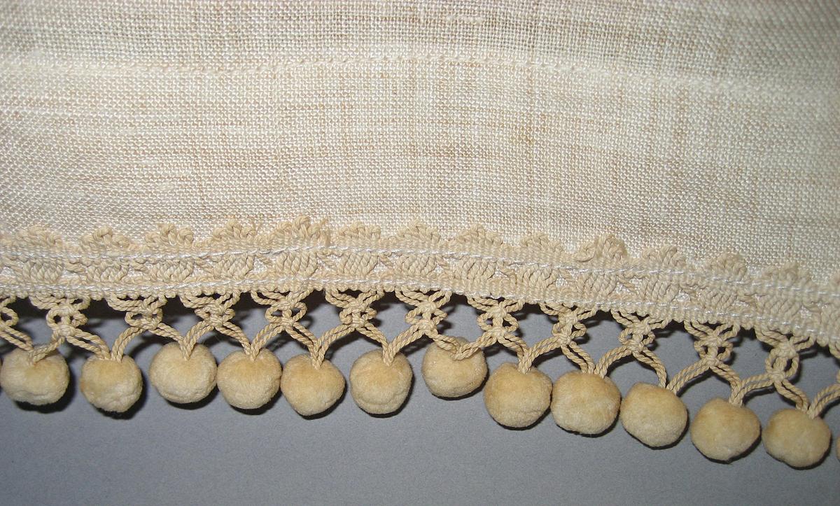 1955.0662 base valance trim