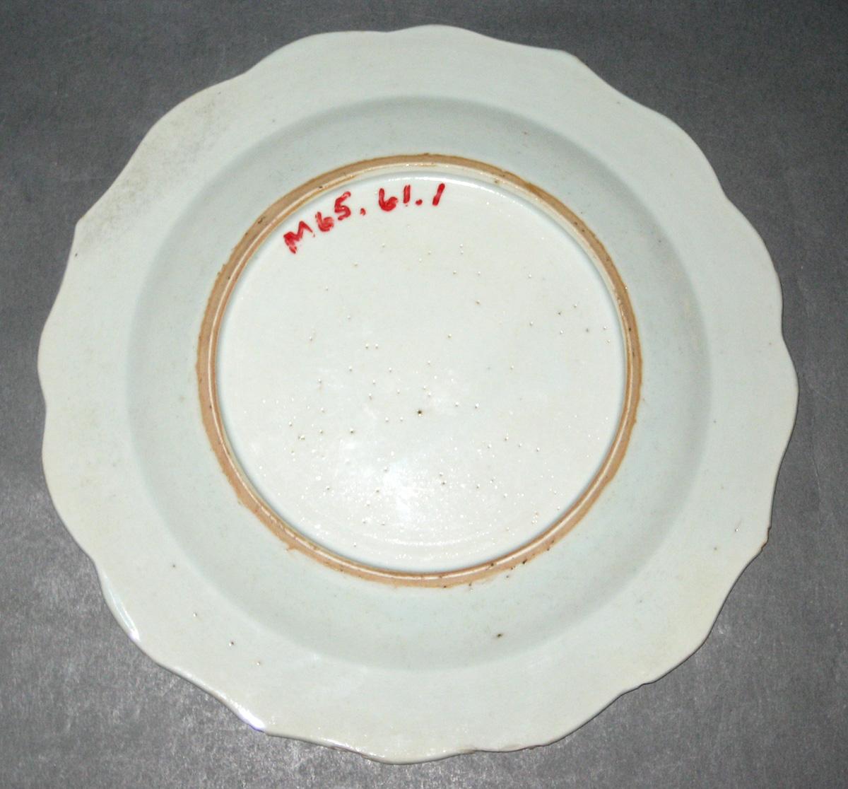 1965.0061.001 Plate underside