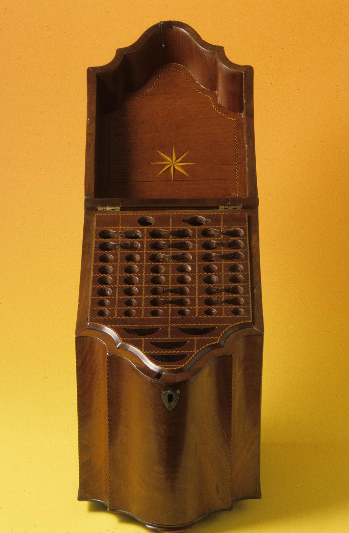 1965.0065 knife box, view 1