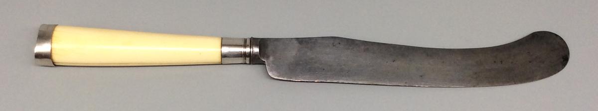 1965.0066.003 Knife, view 2
