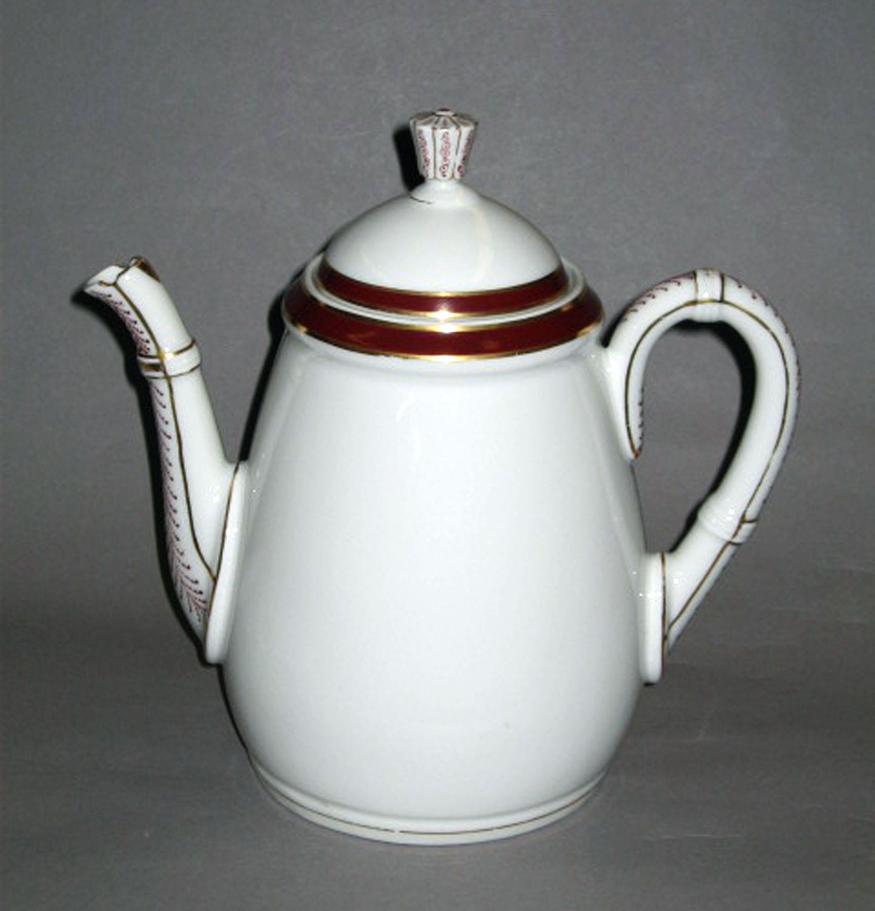 1965.0081.001 A, B Porcelain coffee pot