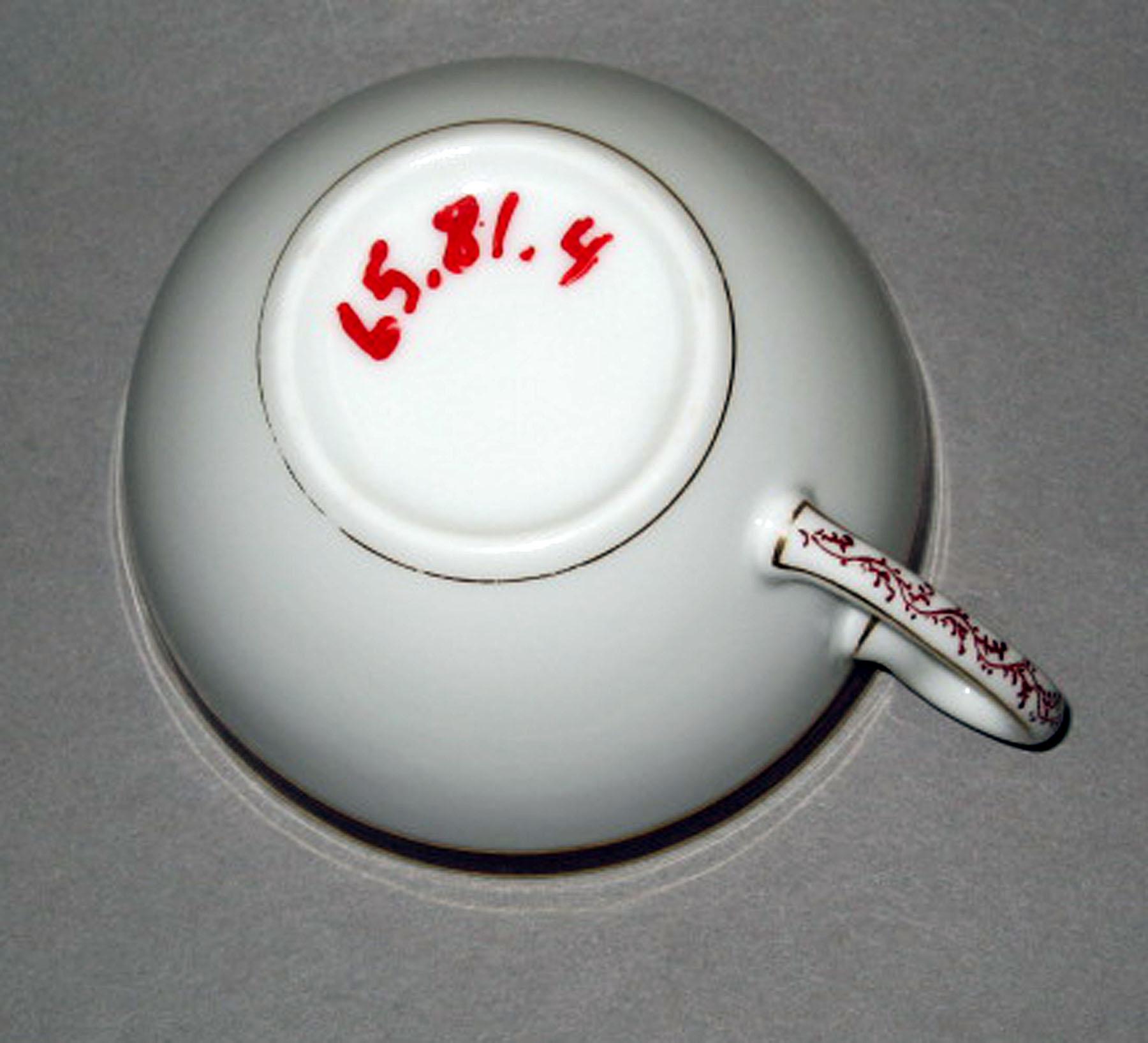 1965.0081.004 Porcelain teacup (underside)
