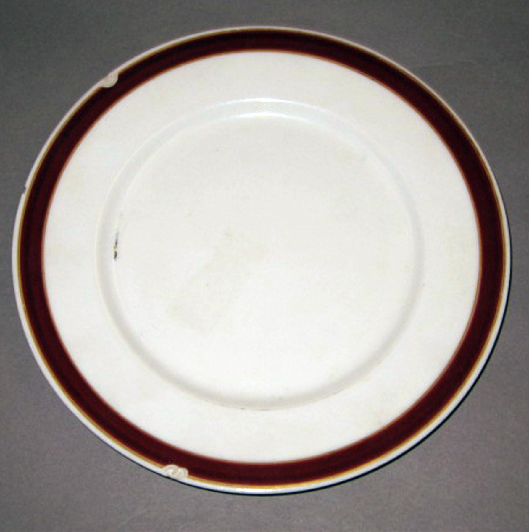 1965.0081.013 Porcelain dessert plate