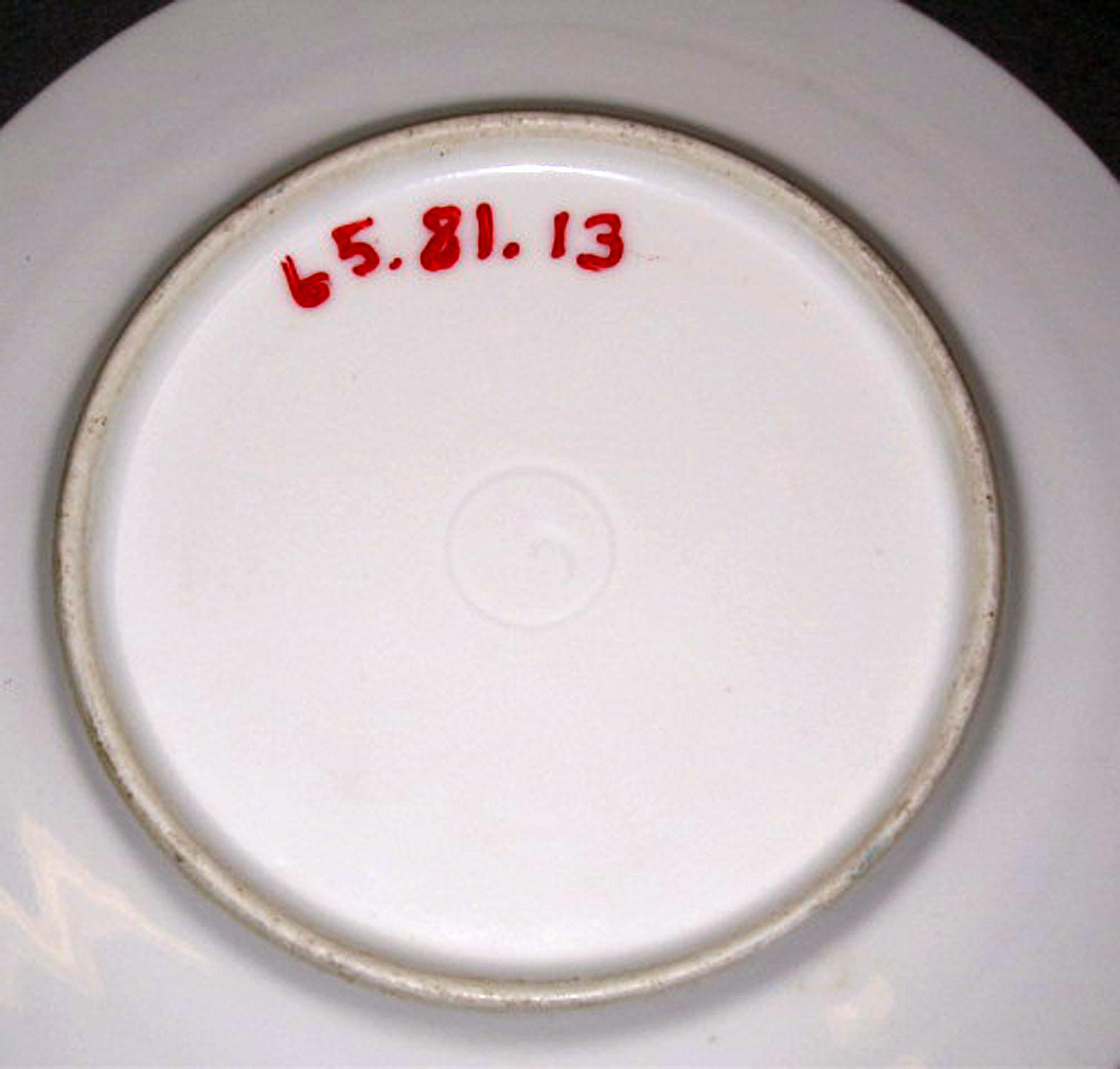 1965.0081.013 Porcelain dessert plate (underside)