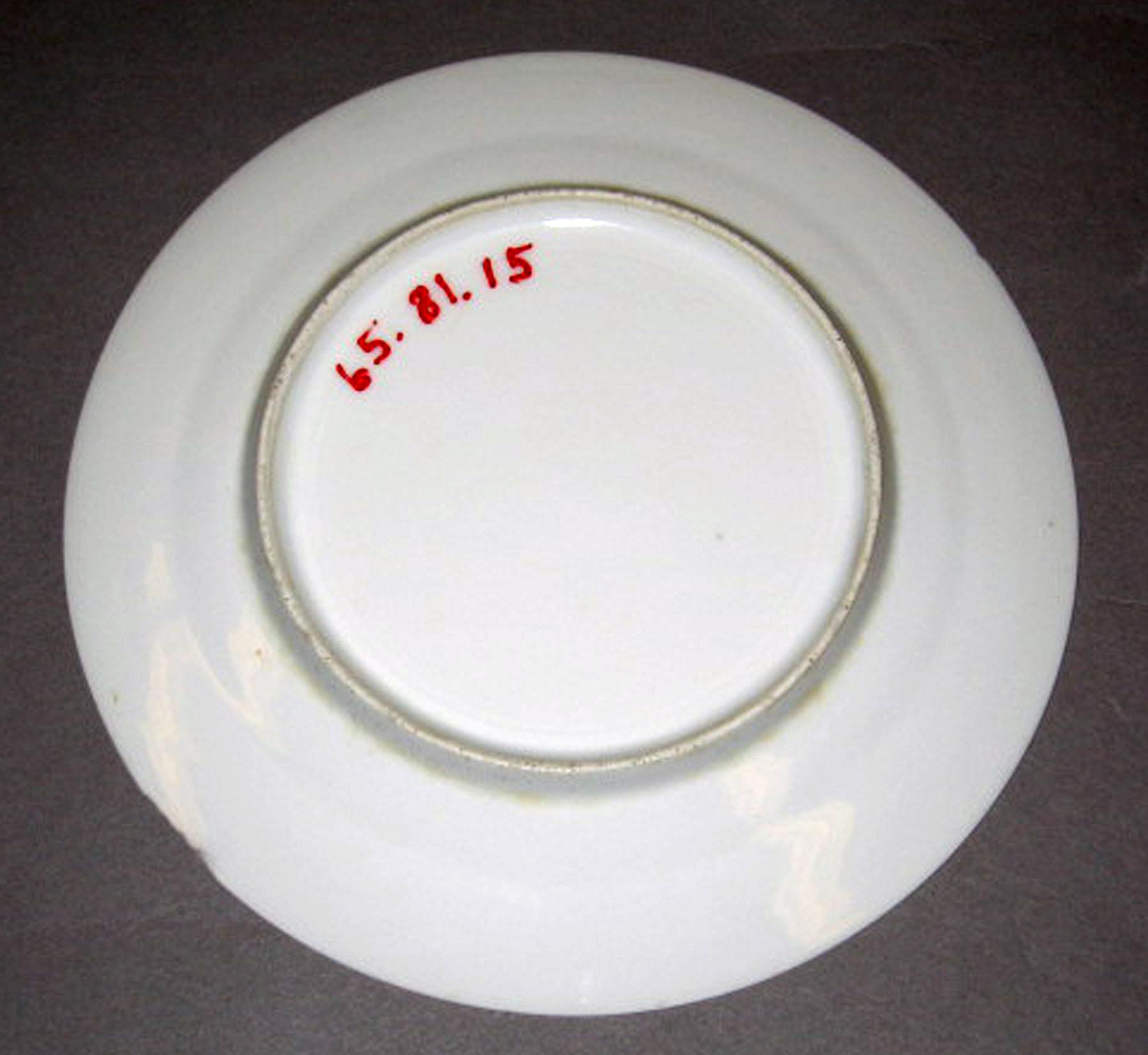 1965.0081.015 Porcelain dessert plate (underside)