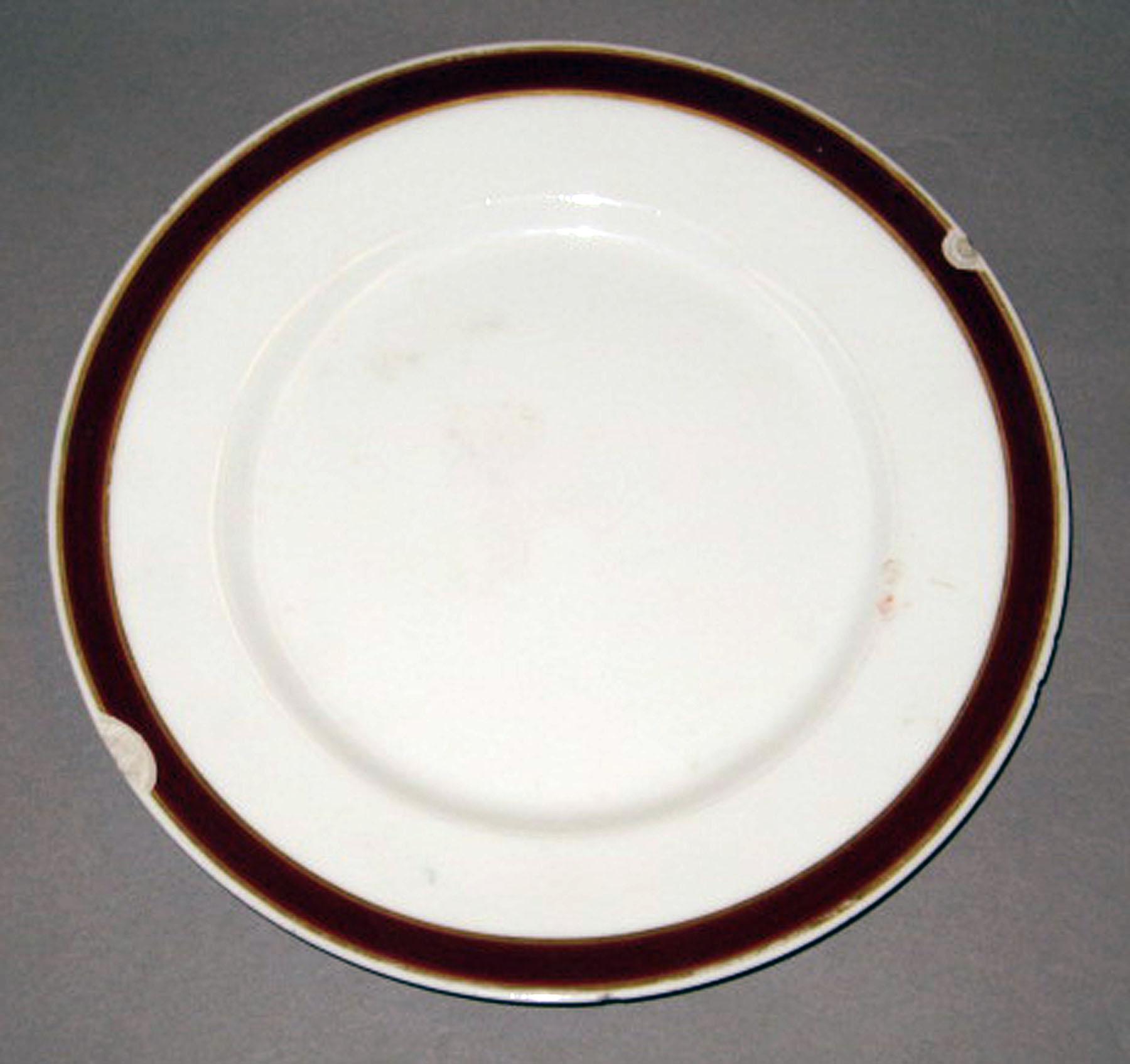 1965.0081.016 Porcelain dessert plate