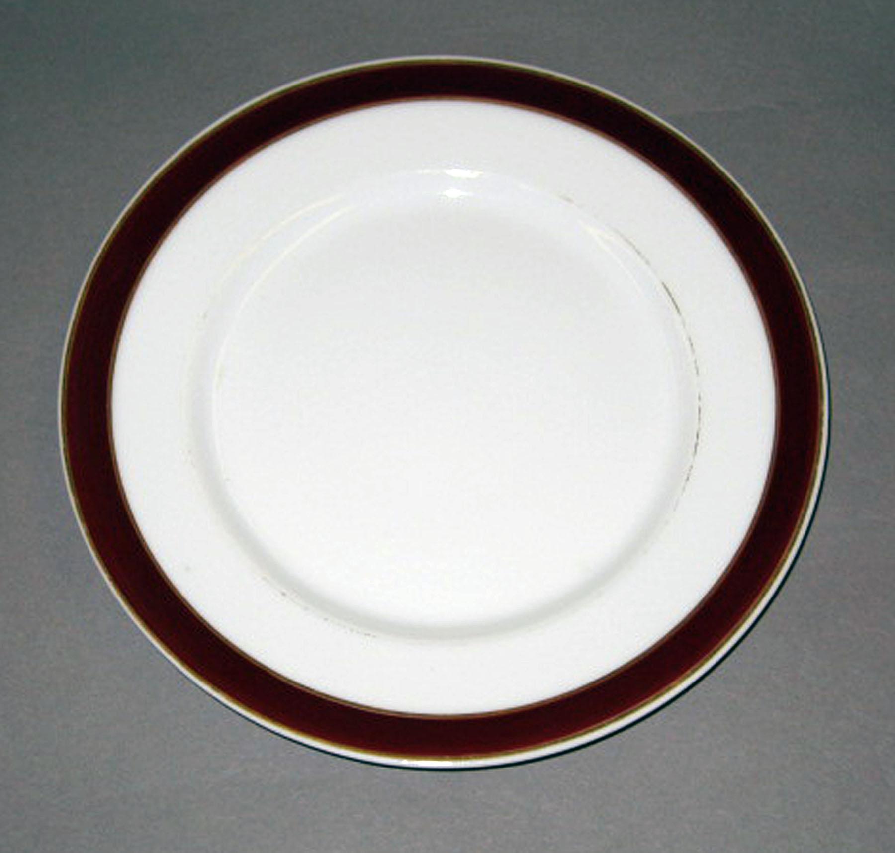 1965.0081.018 Porcelain dessert plate