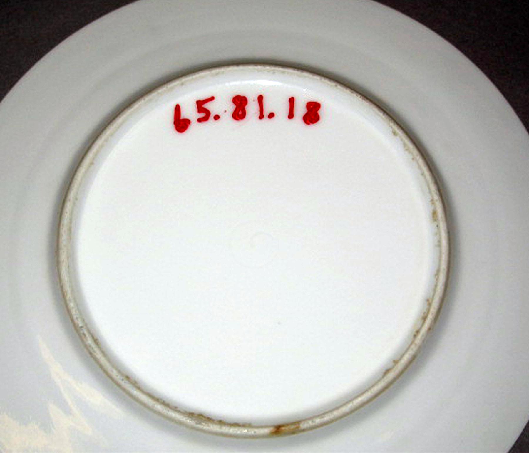 1965.0081.018 Porcelain dessert plate (underside)