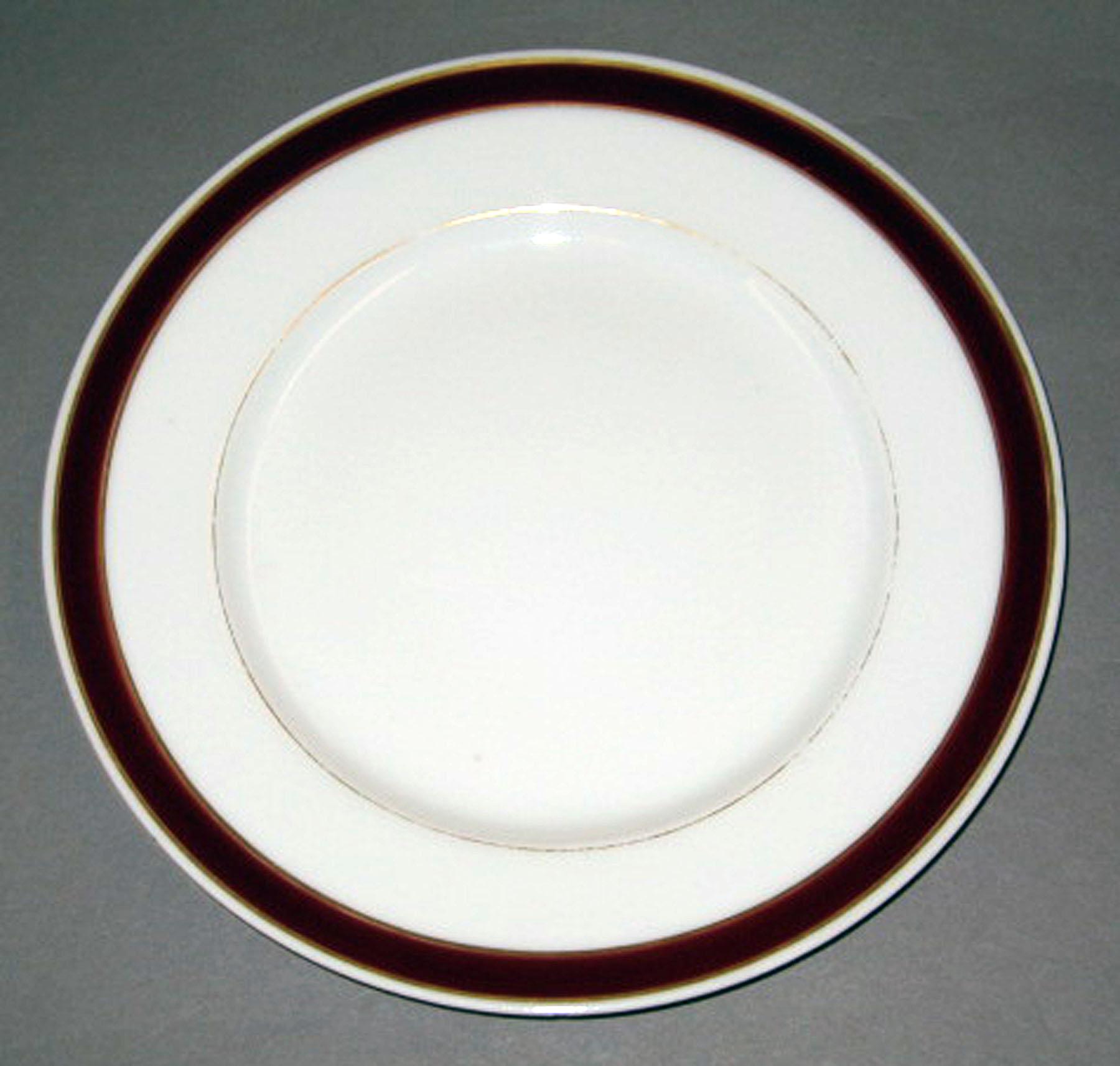 1965.0081.020 Porcelain dessert plate