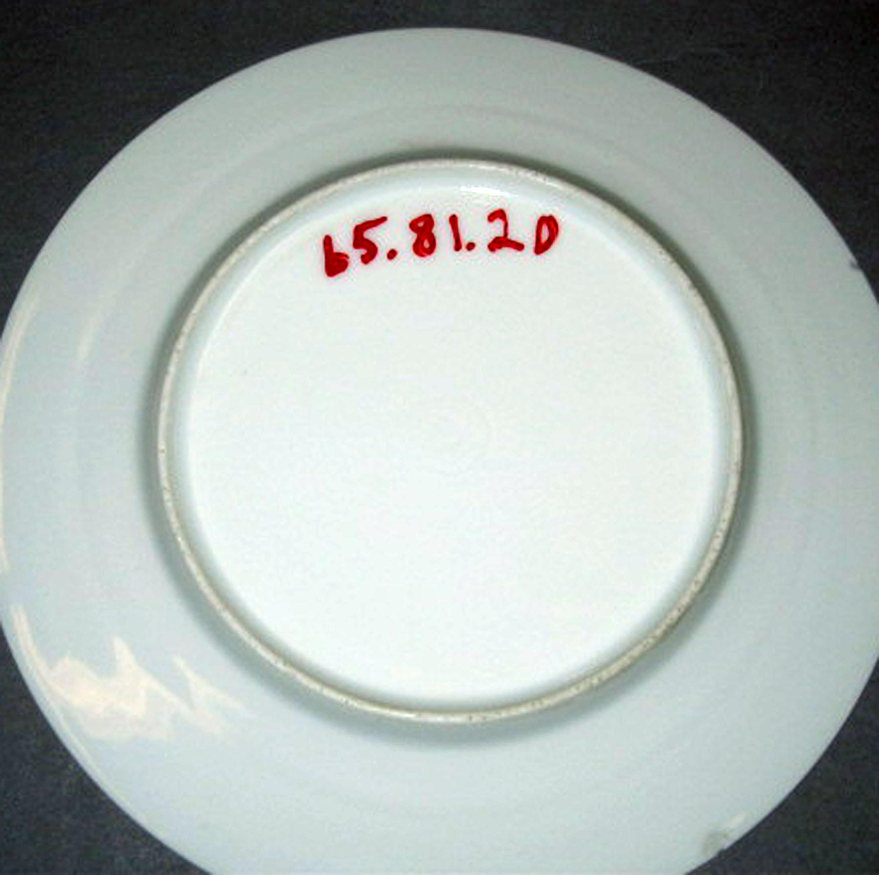 1965.0081.020 Porcelain dessert plate (underside)