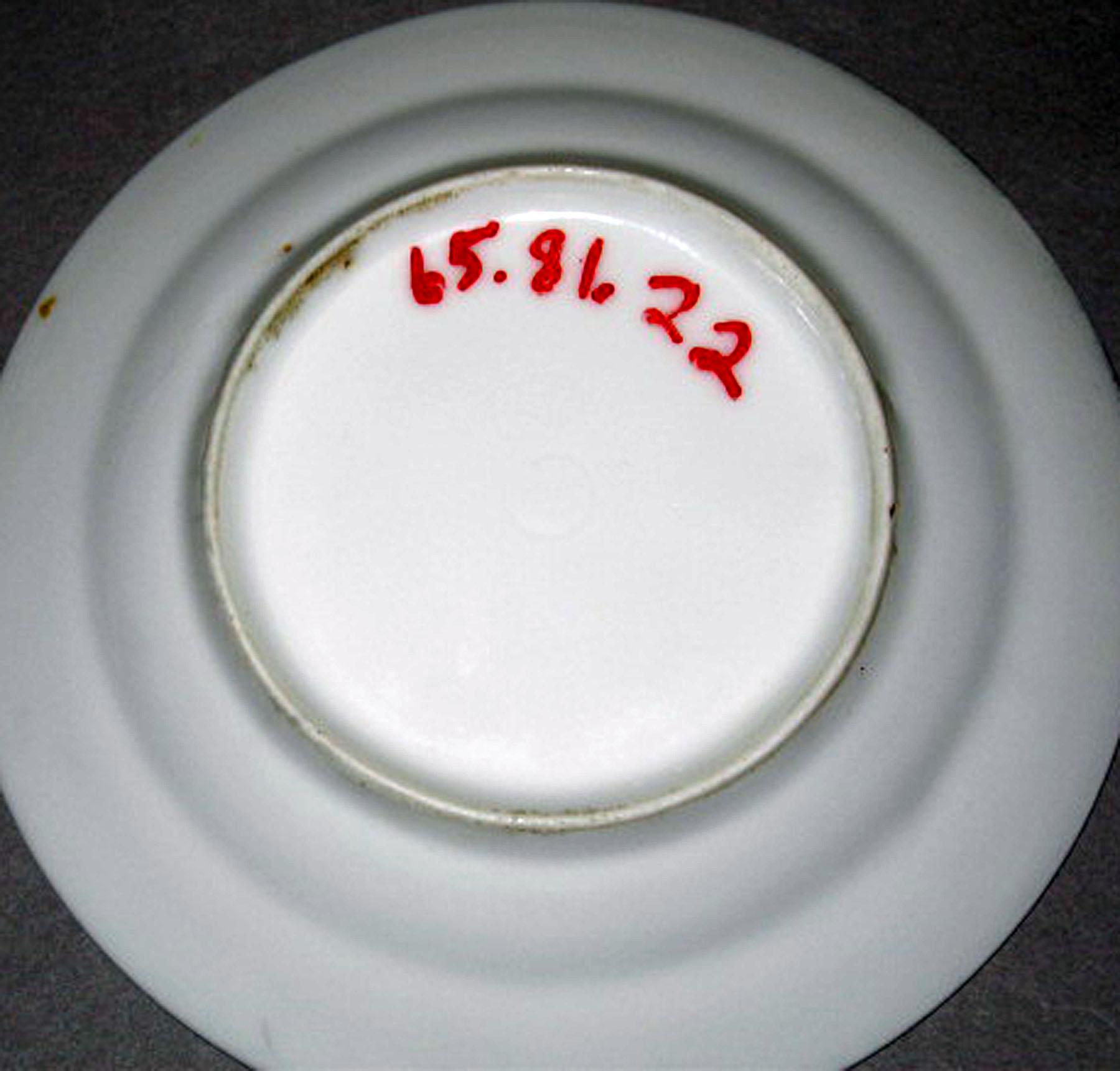 1965.0081.022 Porcelain sauce dish (underside)