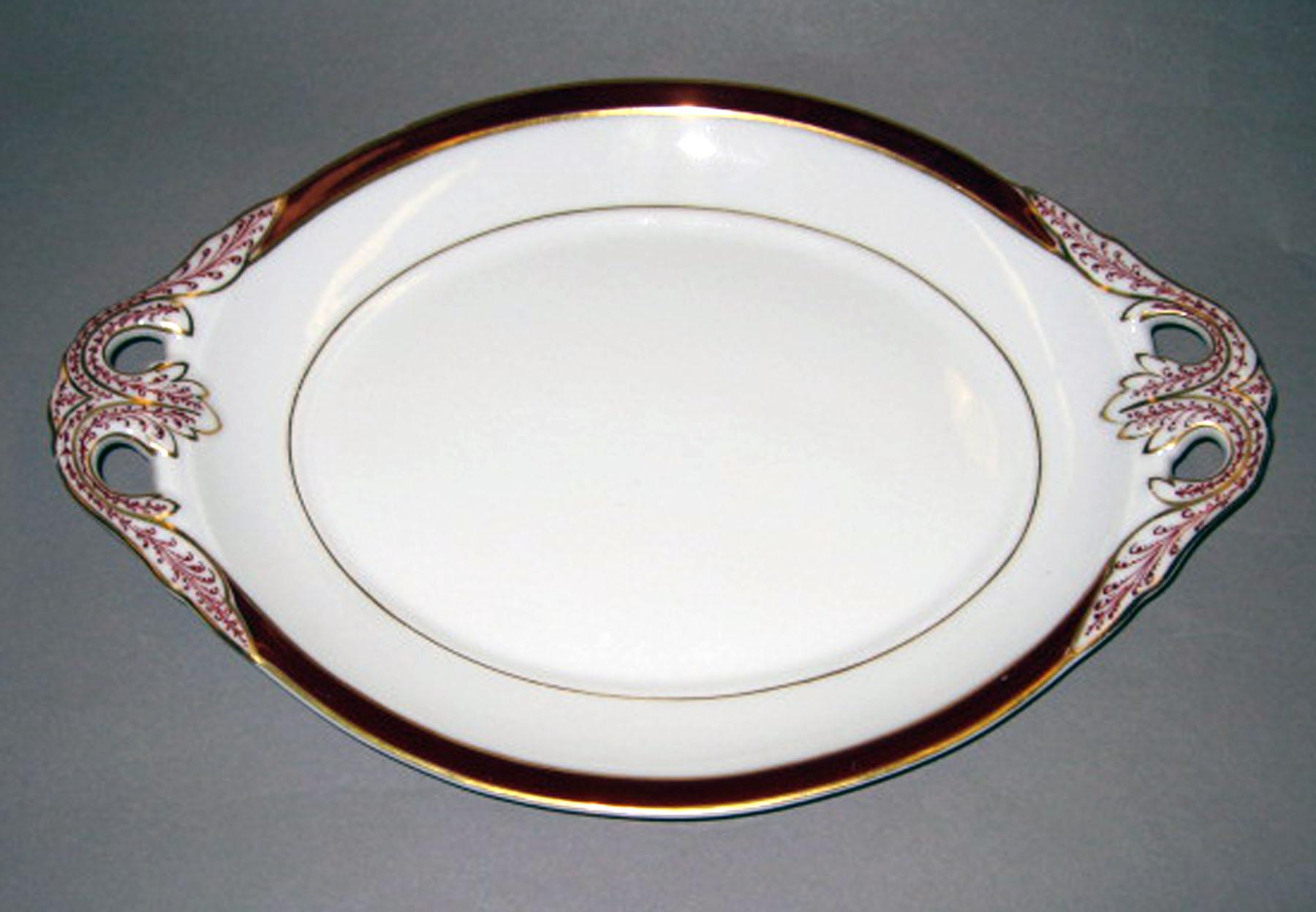 1965.0081.030 Porcelain dish