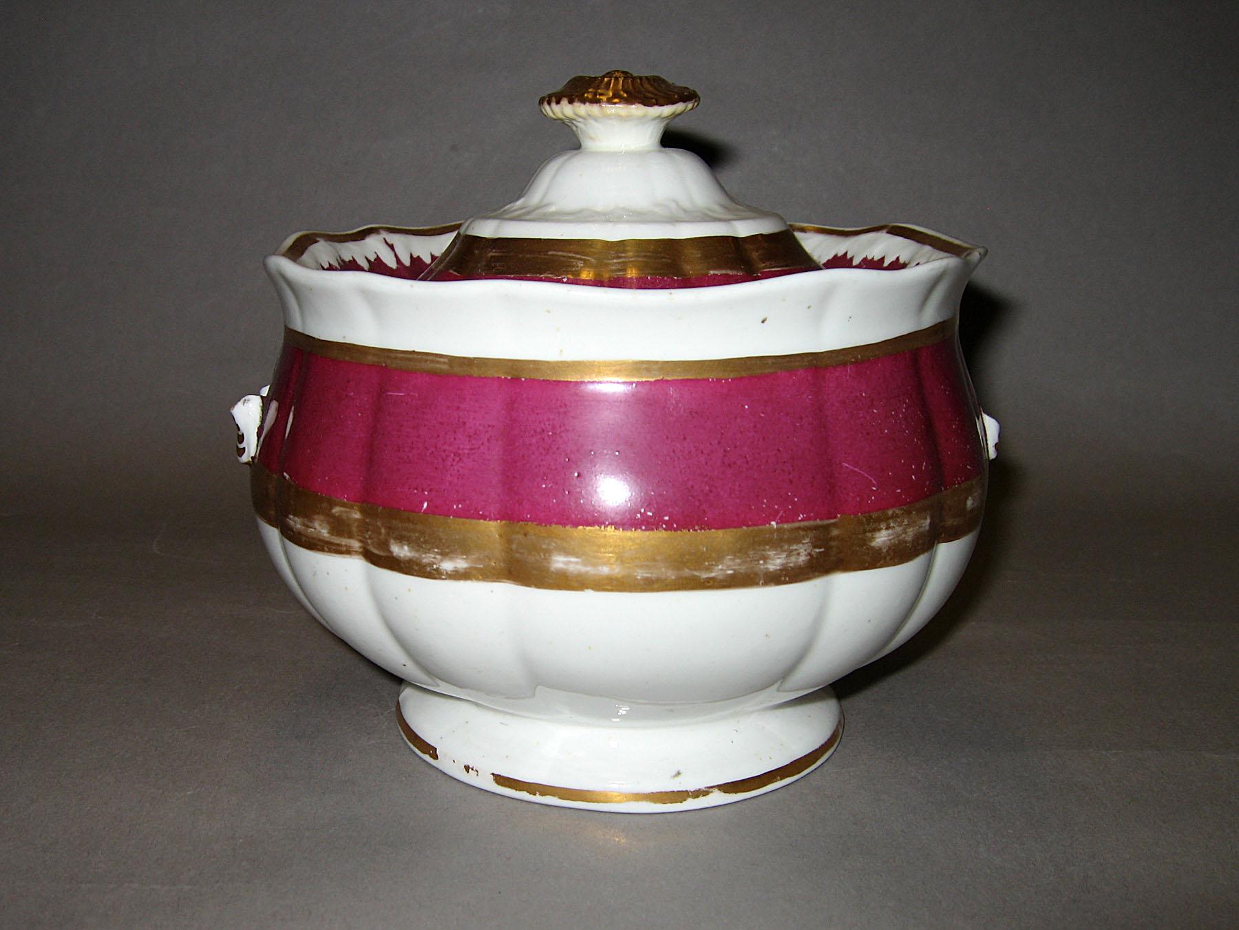 1965.0082.003 A, B Sugar bowl