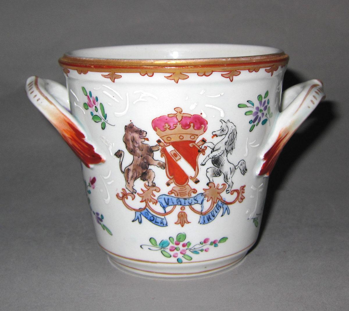 1965.0085 Porcelain cup face two
