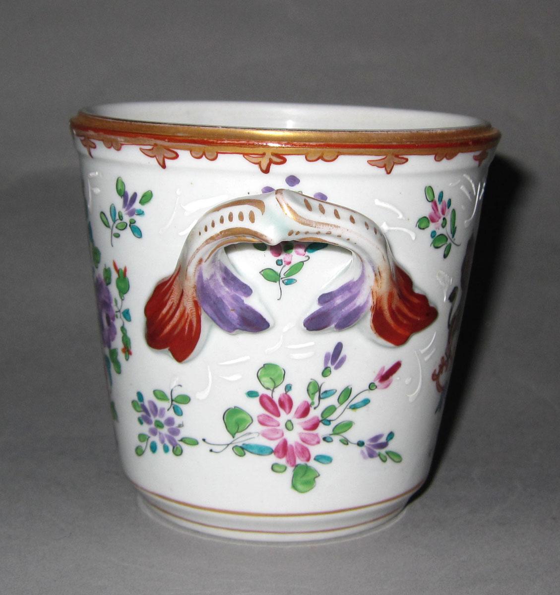 1965.0085 Porcelain cup handle