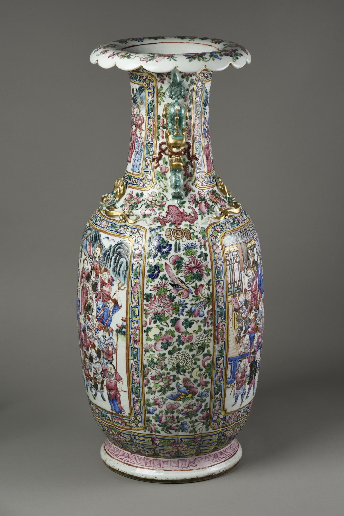 1965.0096.001 Flower container, view 3
