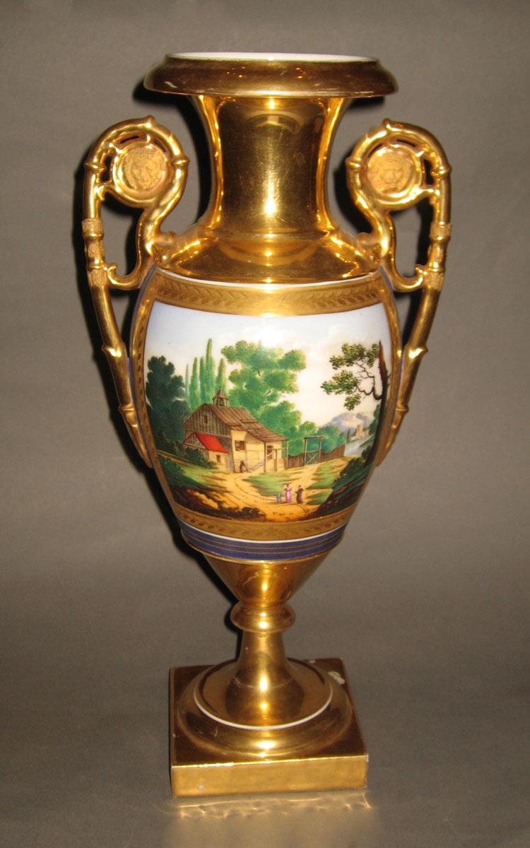 1965.0098.001 Porcelain vase